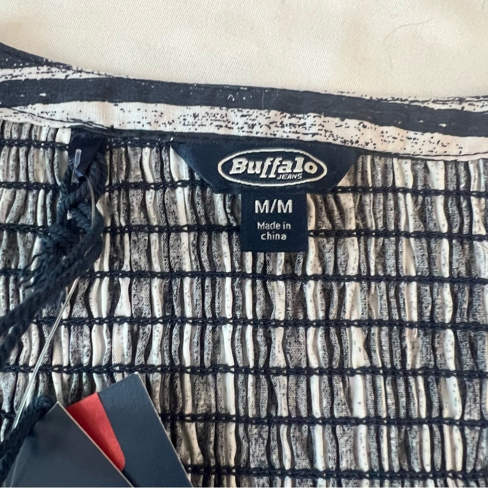 Buffalo David Bitton Suttonella Smocked Stripe Blouse NWT Medium - Picture 4 of 6